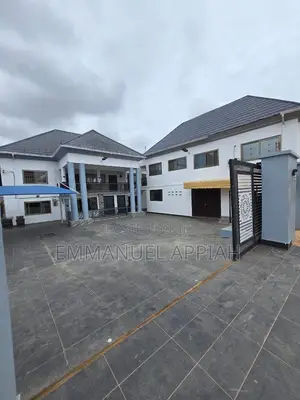 10bdrm House in Dansoman for sale
