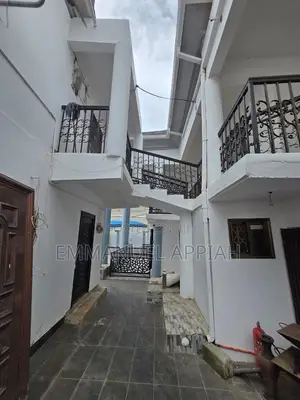 10bdrm House in Dansoman for sale