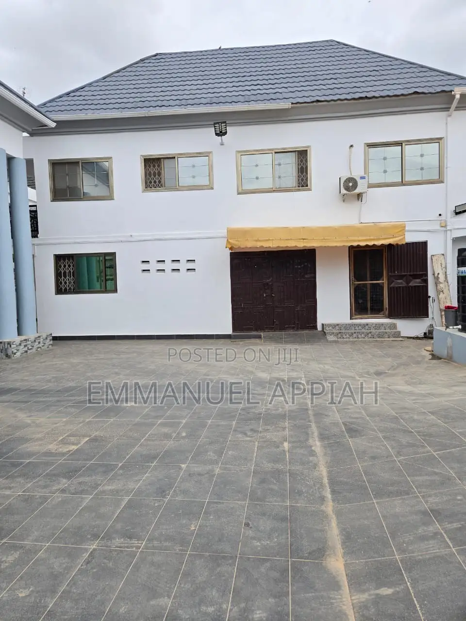 10bdrm House in Dansoman for sale