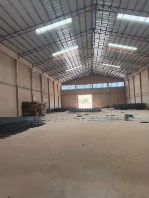 Warehouse 1400 Square Meters for Rent at Spintex