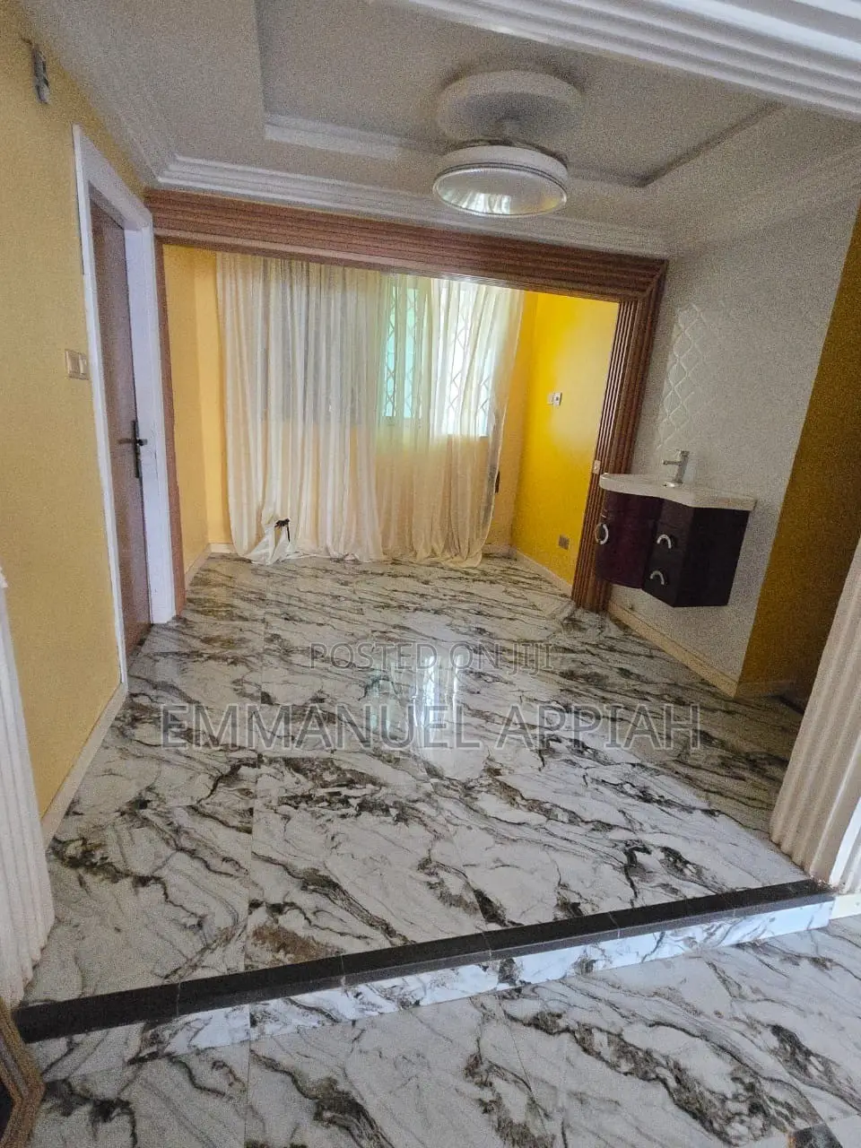 10bdrm House in Dansoman for sale