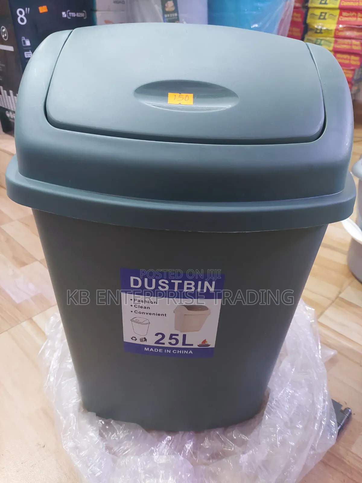 25L Green Plastic Swing-Top Dustbin