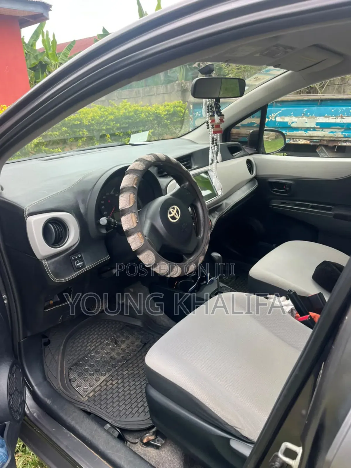 Toyota Vitz 2012 Gray