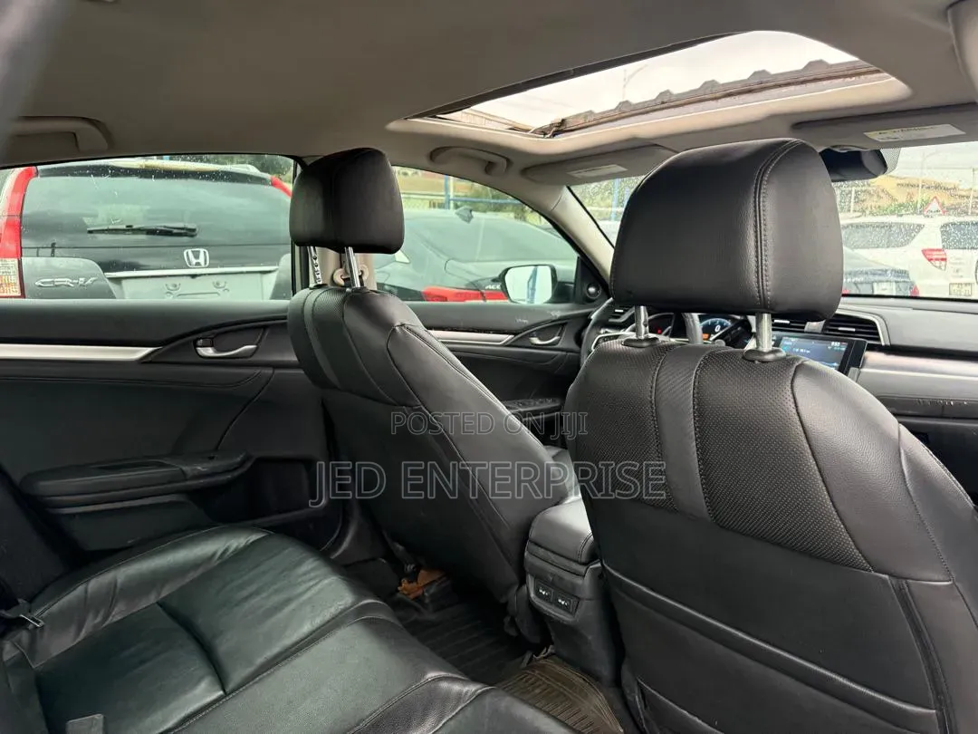 Honda Civic Touring 4dr Sedan (1.5L 4cyl) 2016 Silver
