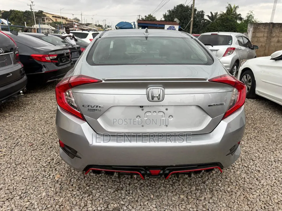 Honda Civic Touring 4dr Sedan (1.5L 4cyl) 2016 Silver