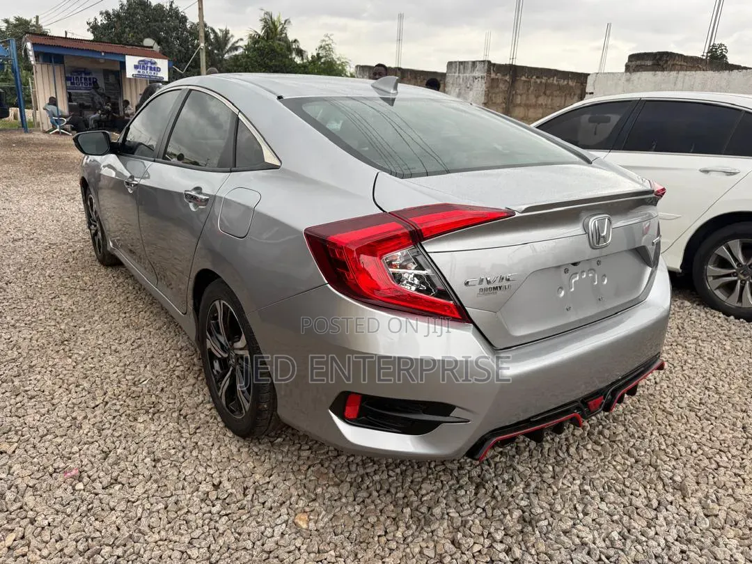 Honda Civic Touring 4dr Sedan (1.5L 4cyl) 2016 Silver
