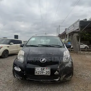 Toyota Vitz 1.3 AWD 5dr 2010 Black
