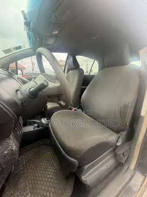 Toyota Vitz 1.3 AWD 5dr 2010 Black