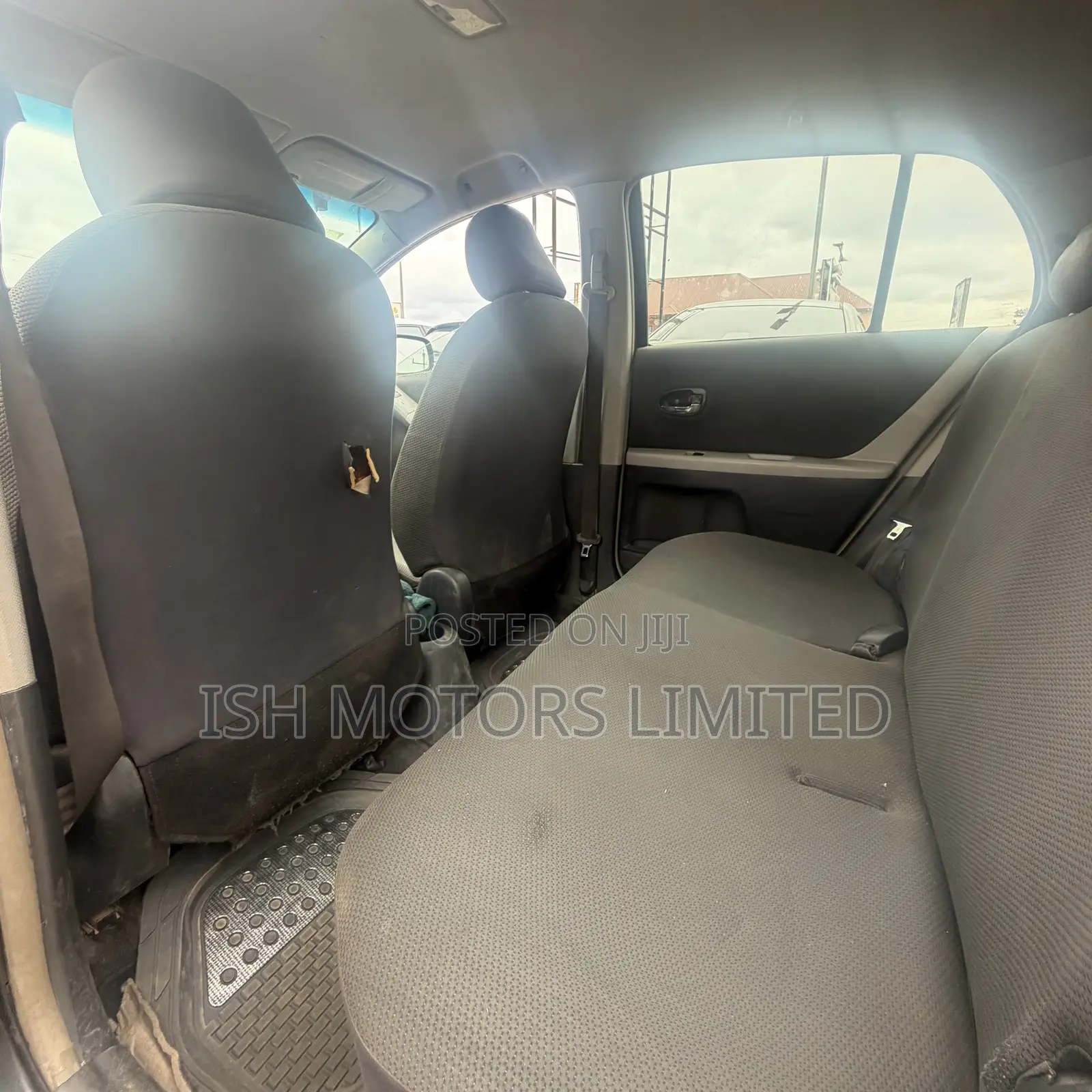 Toyota Vitz 1.3 AWD 5dr 2010 Black