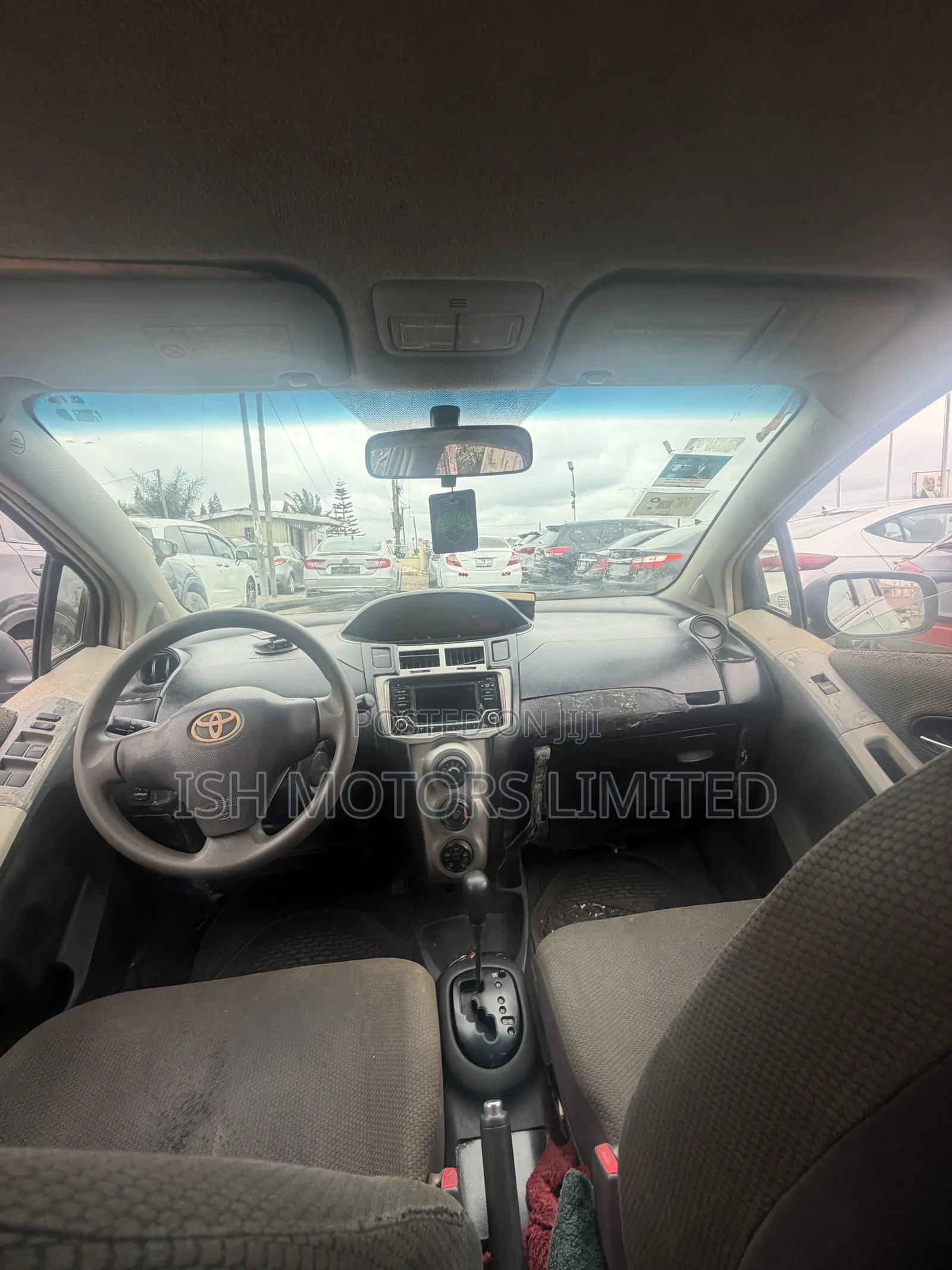 Toyota Vitz 1.3 AWD 5dr 2010 Black