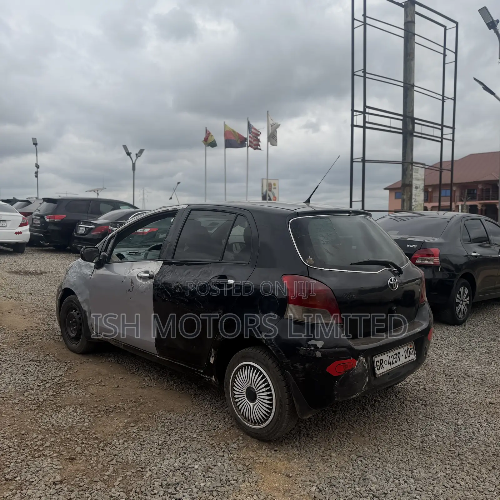 Toyota Vitz 1.3 AWD 5dr 2010 Black