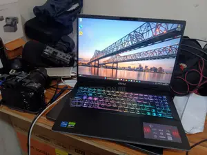 Laptop MSI 32GB Intel Core i7 SSD 1T