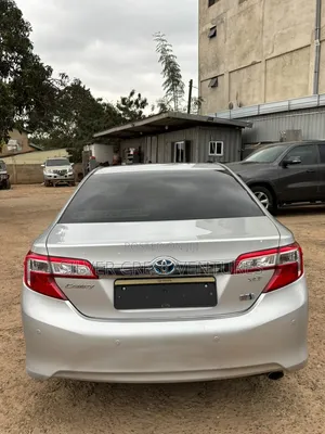 Toyota Camry XLE 4dr Sedan (2.5L 4cyl 6A) 2013 Gray