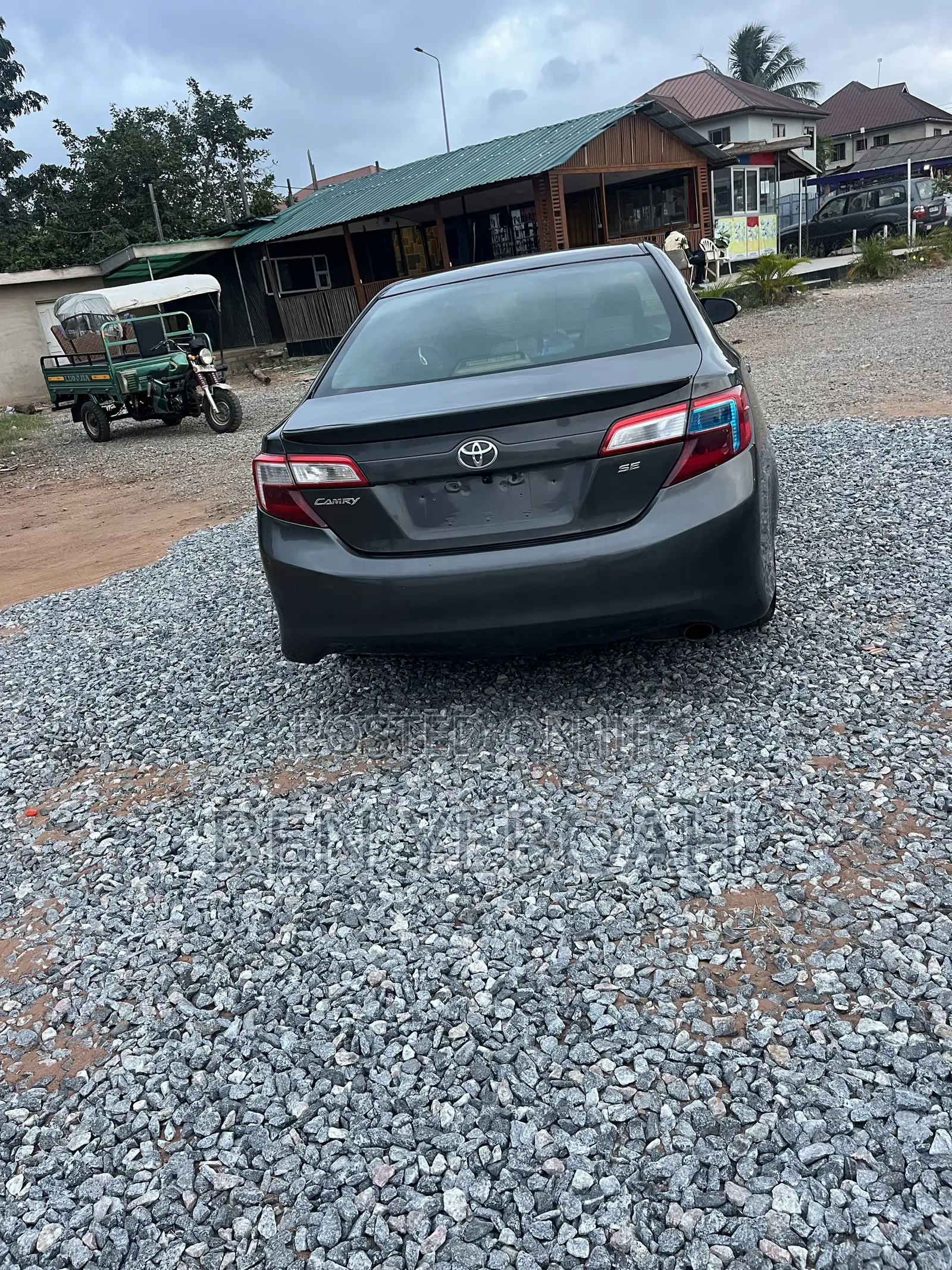 Toyota Camry SE 4dr Sedan (2.5L 4cyl 6A) 2014 Gray