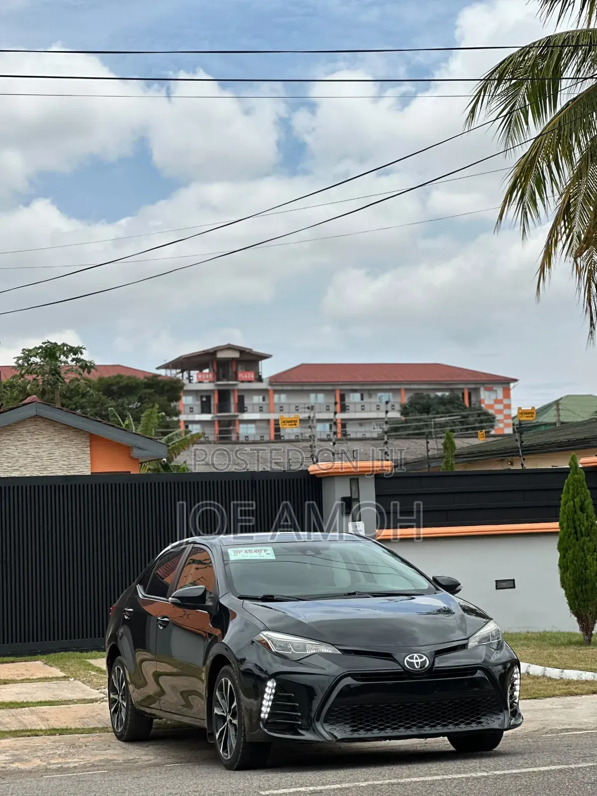 Toyota Corolla SE (1.8L 4cyl 6M) 2018 Black