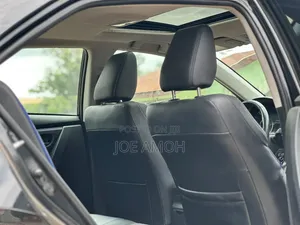 Toyota Corolla SE (1.8L 4cyl 6M) 2018 Black