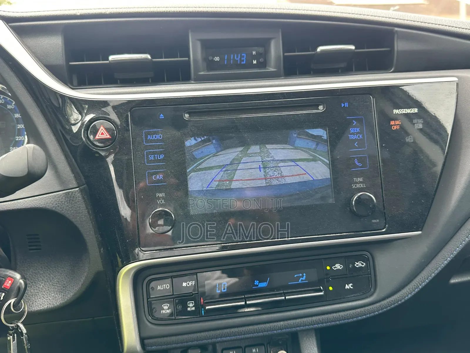Toyota Corolla SE (1.8L 4cyl 6M) 2018 Black