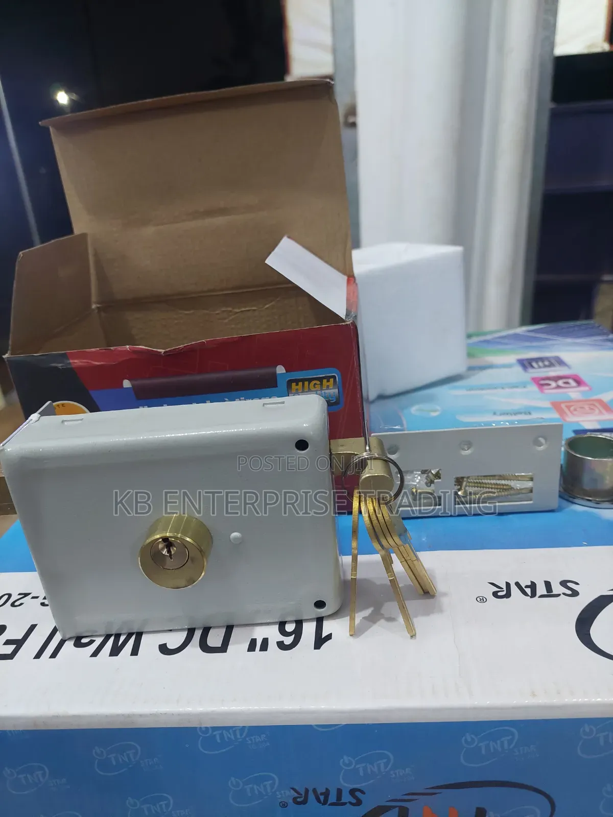 Heavy-Duty Horizontal Pull Rim Lock With Brass Cylinder and Keys
