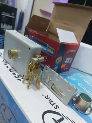 Heavy-Duty Horizontal Pull Rim Lock With Brass Cylinder and Keys