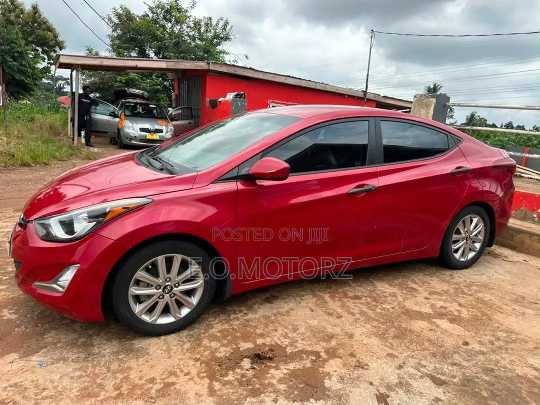 Hyundai Elantra 2015 Red
