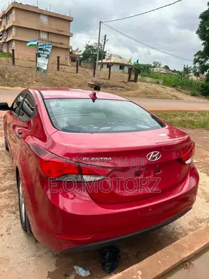 Hyundai Elantra 2015 Red