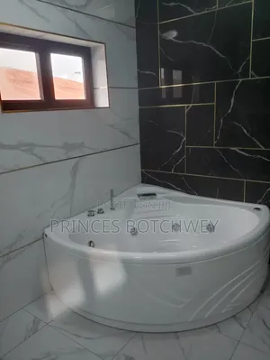 4bdrm Duplex in Airport Residential for rent