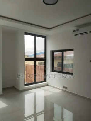 4bdrm Duplex in Airport Residential for rent