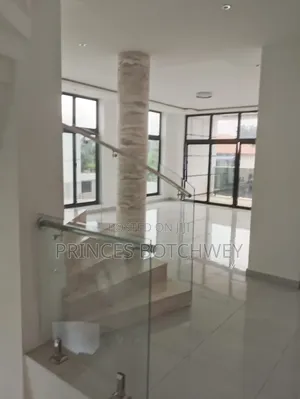 4bdrm Duplex in Airport Residential for rent