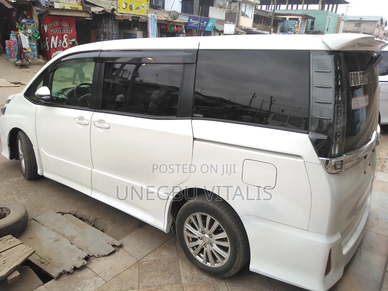 Toyota Voxy V 2WD 8-Seater 2015 White