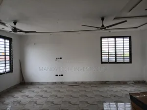 3bdrm Villa in Lake Side Estate for sale