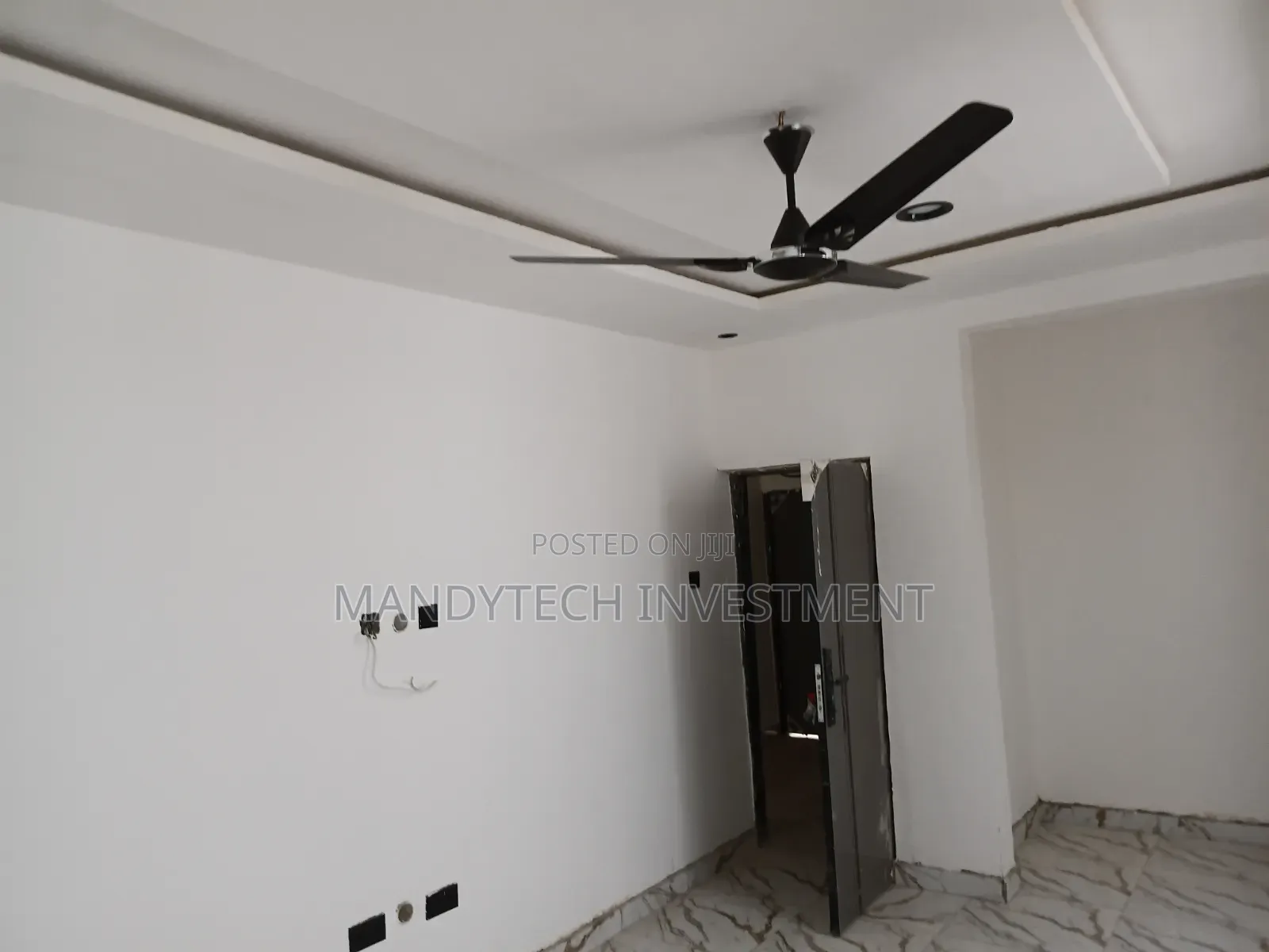 3bdrm Villa in Lake Side Estate for sale