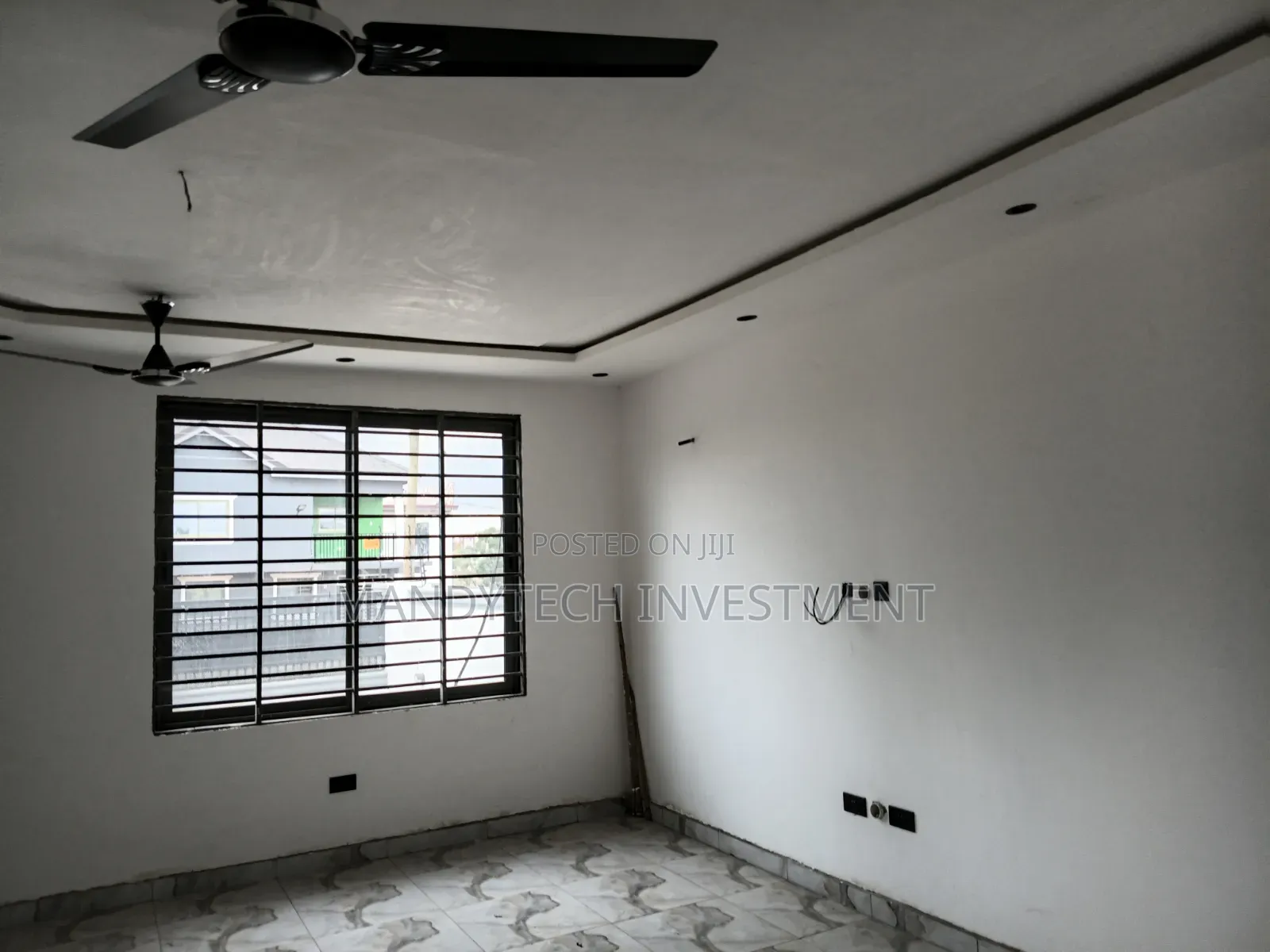 3bdrm Villa in Lake Side Estate for sale
