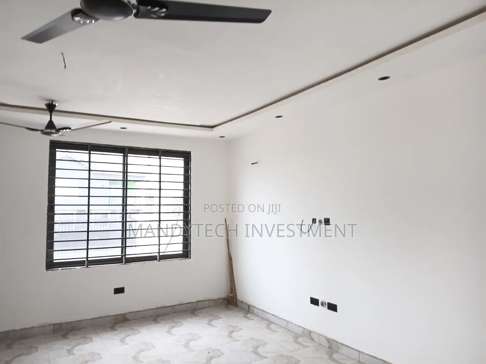 3bdrm Villa in Lake Side Estate for sale