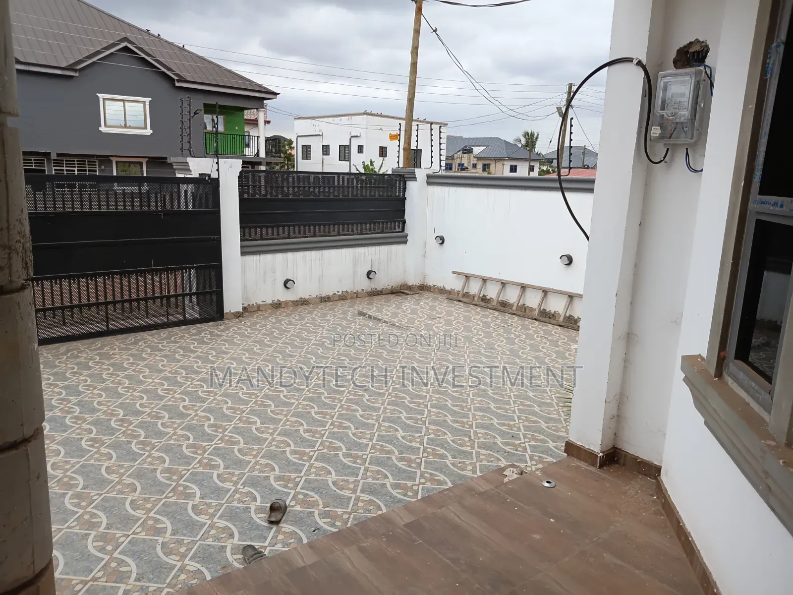 3bdrm Villa in Lake Side Estate for sale