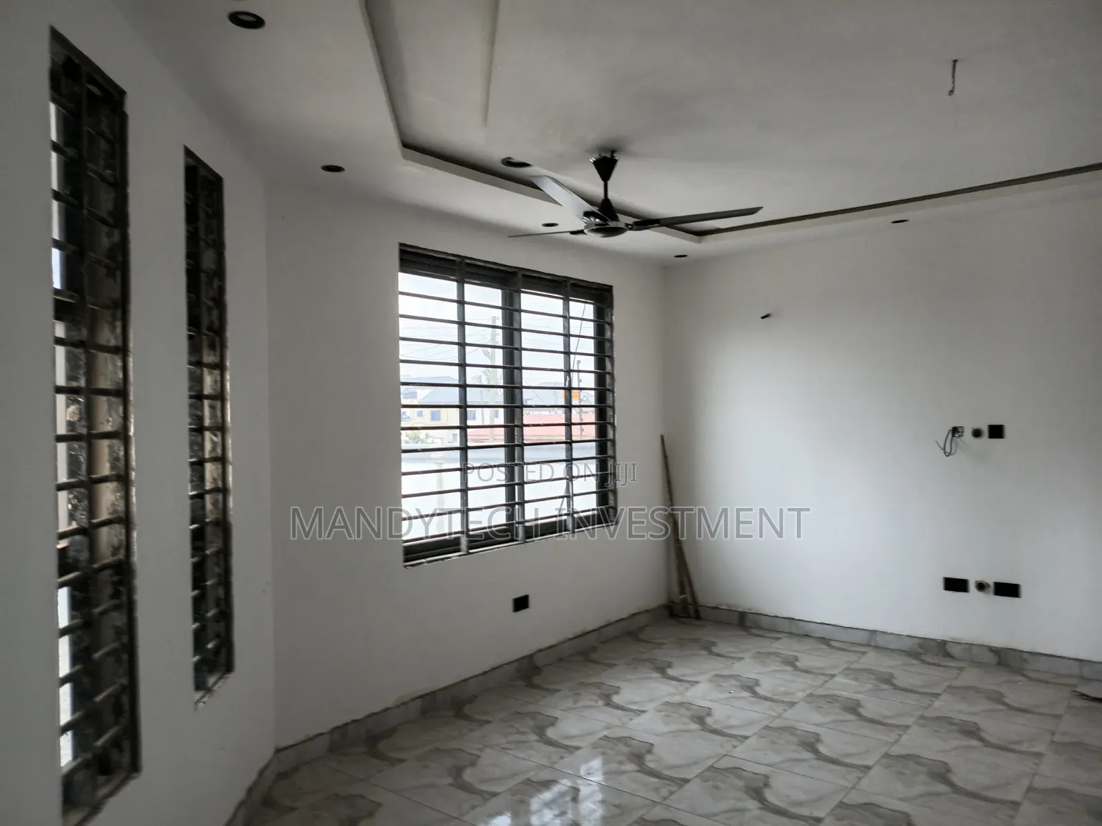 3bdrm Villa in Lake Side Estate for sale