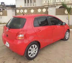 Toyota Vitz 1.5 FWD 5dr 2010 Red