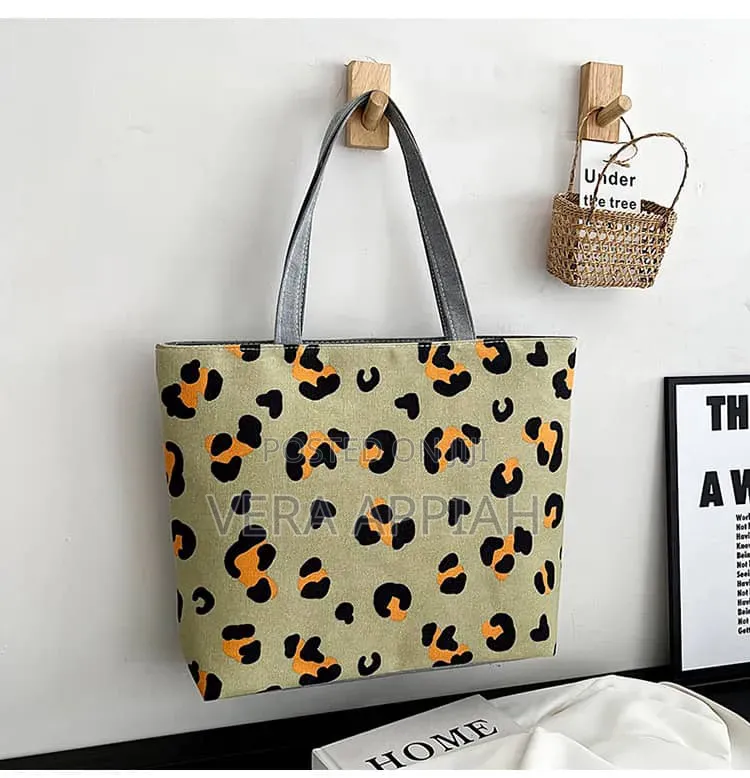 Cancas Tote Bags