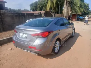Hyundai Elantra Limited Sedan FWD (1.8L 4cyl 6A) 2016 Silver