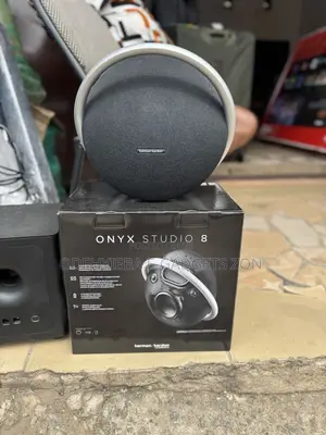 Harman Kardon Onyx 8