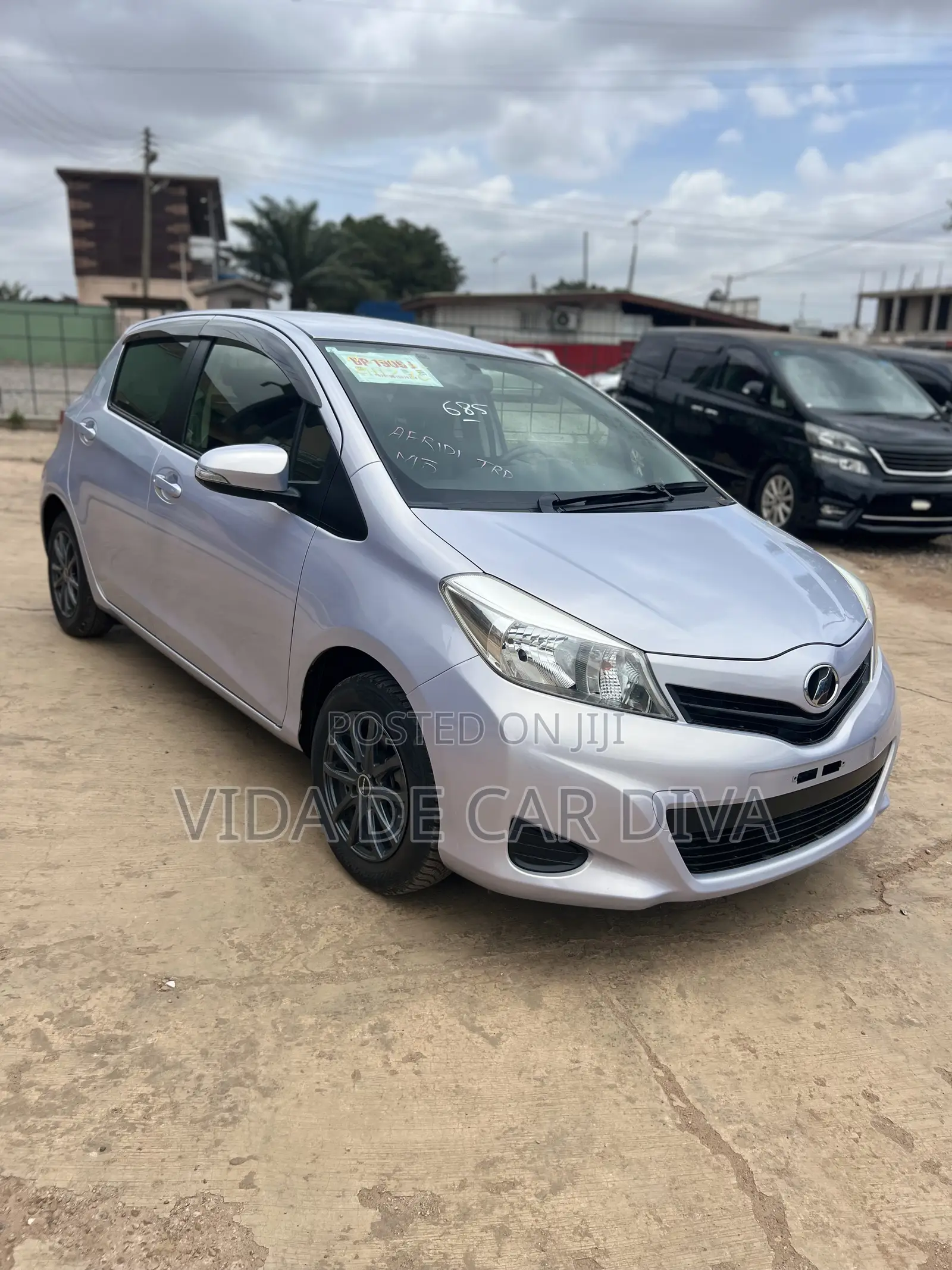 Toyota Vitz 1.3 AWD 5dr 2013 Silver