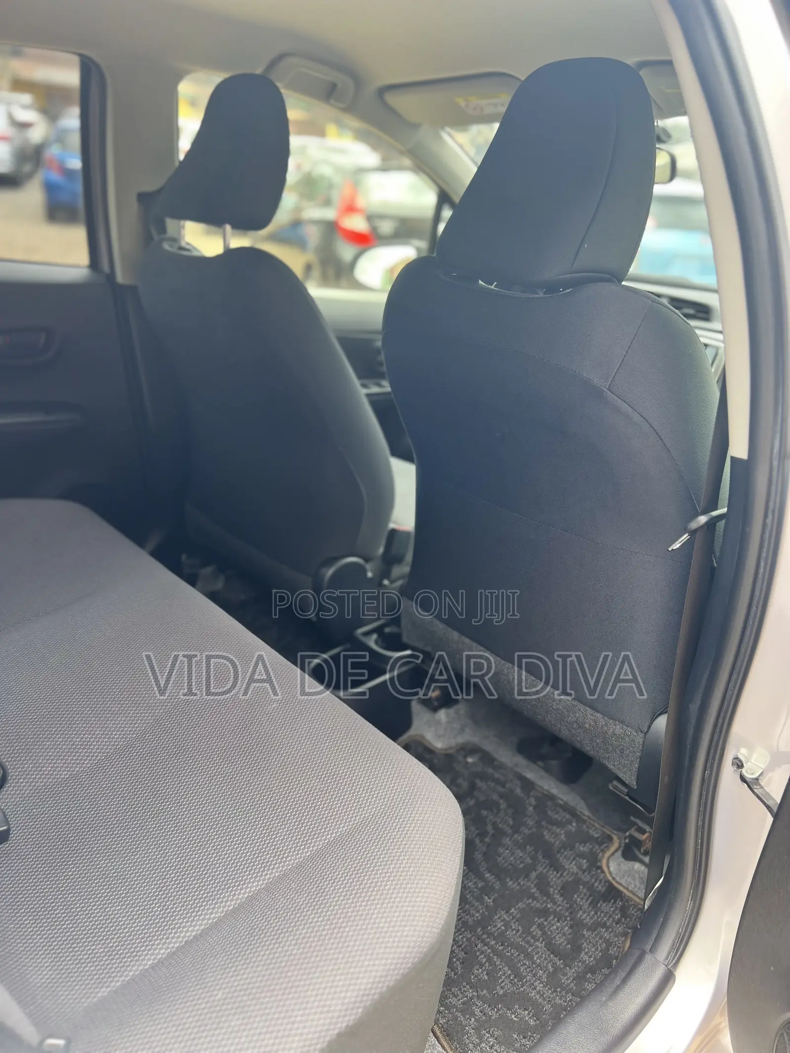 Toyota Vitz 1.3 AWD 5dr 2013 Silver