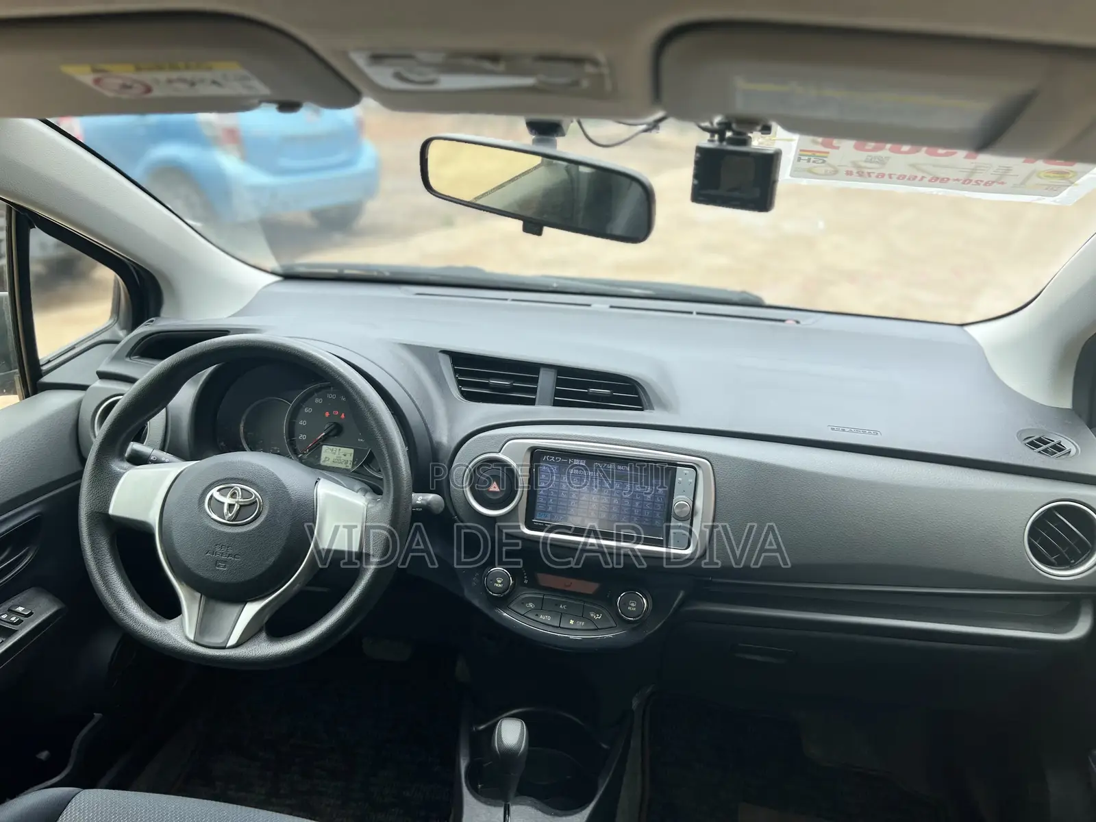 Toyota Vitz 1.3 AWD 5dr 2013 Silver