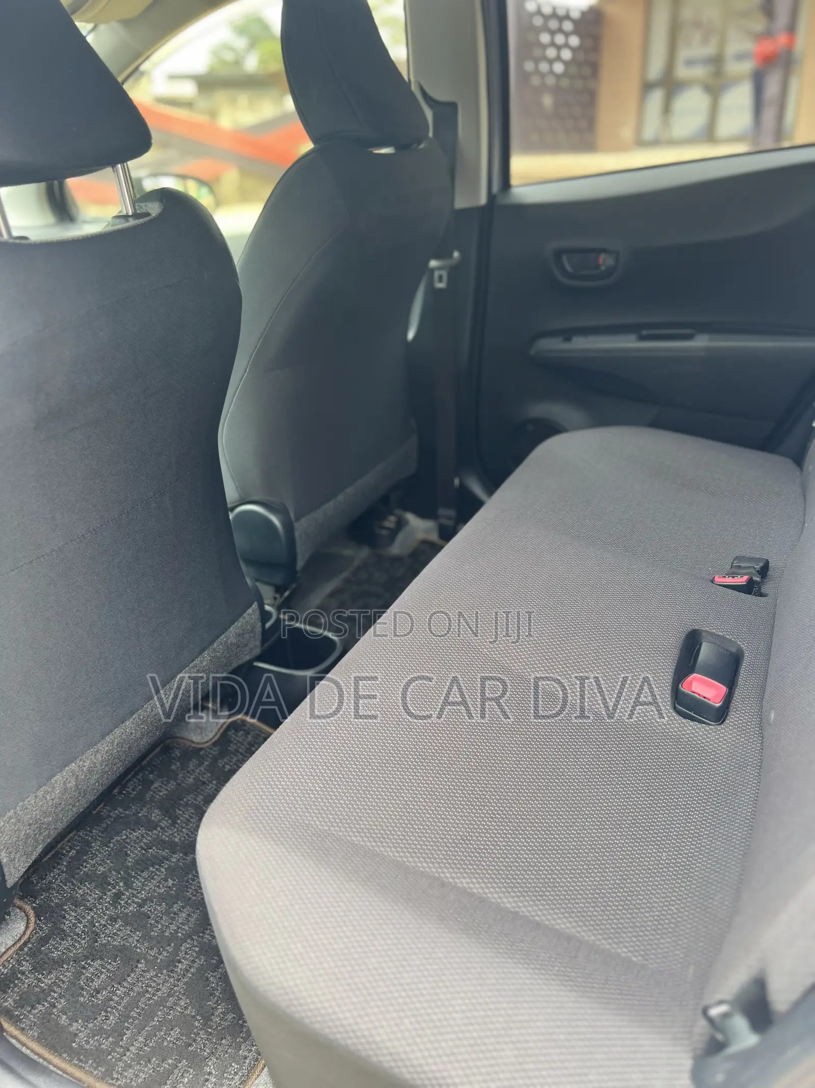 Toyota Vitz 1.3 AWD 5dr 2013 Silver