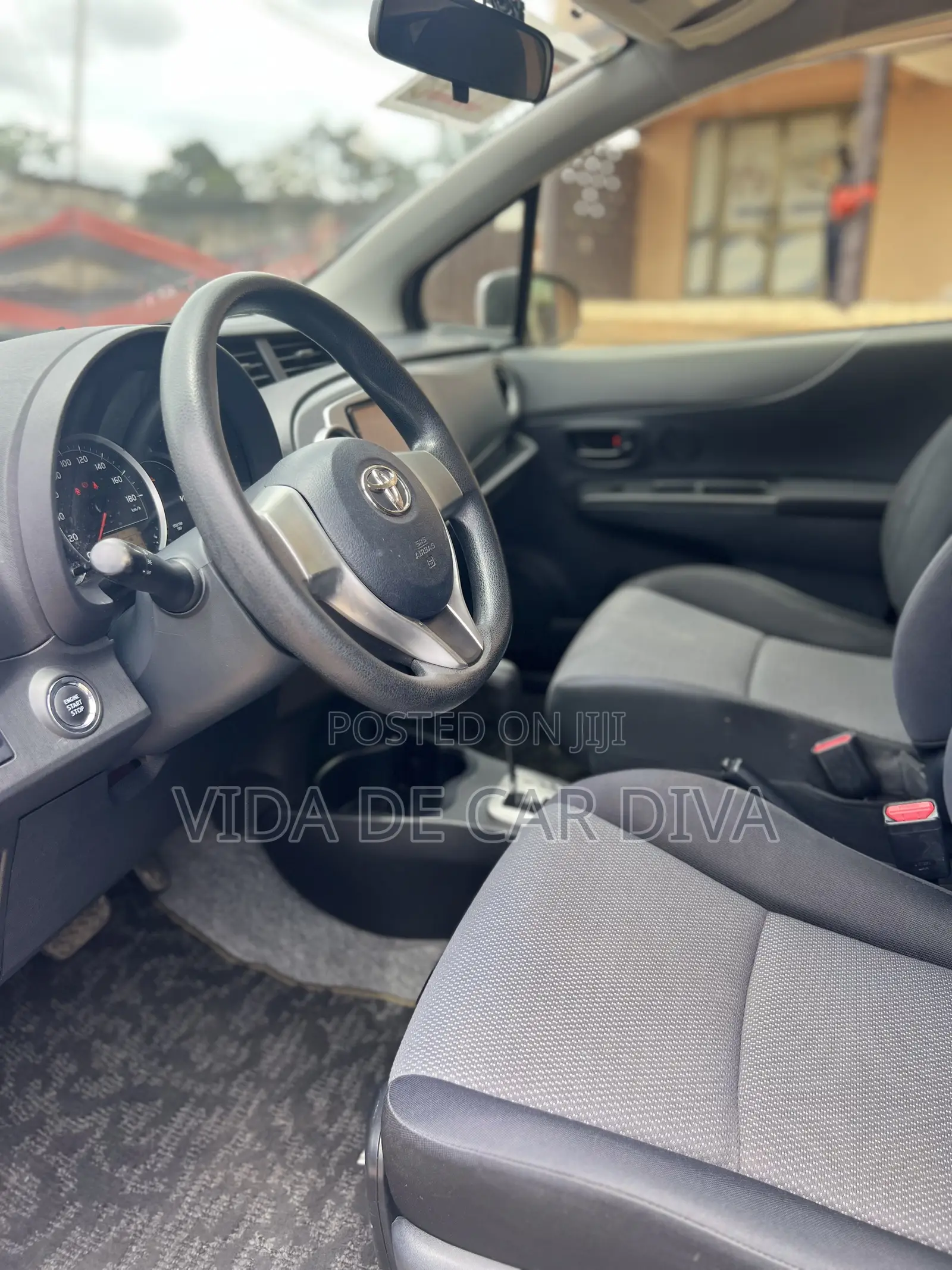 Toyota Vitz 1.3 AWD 5dr 2013 Silver