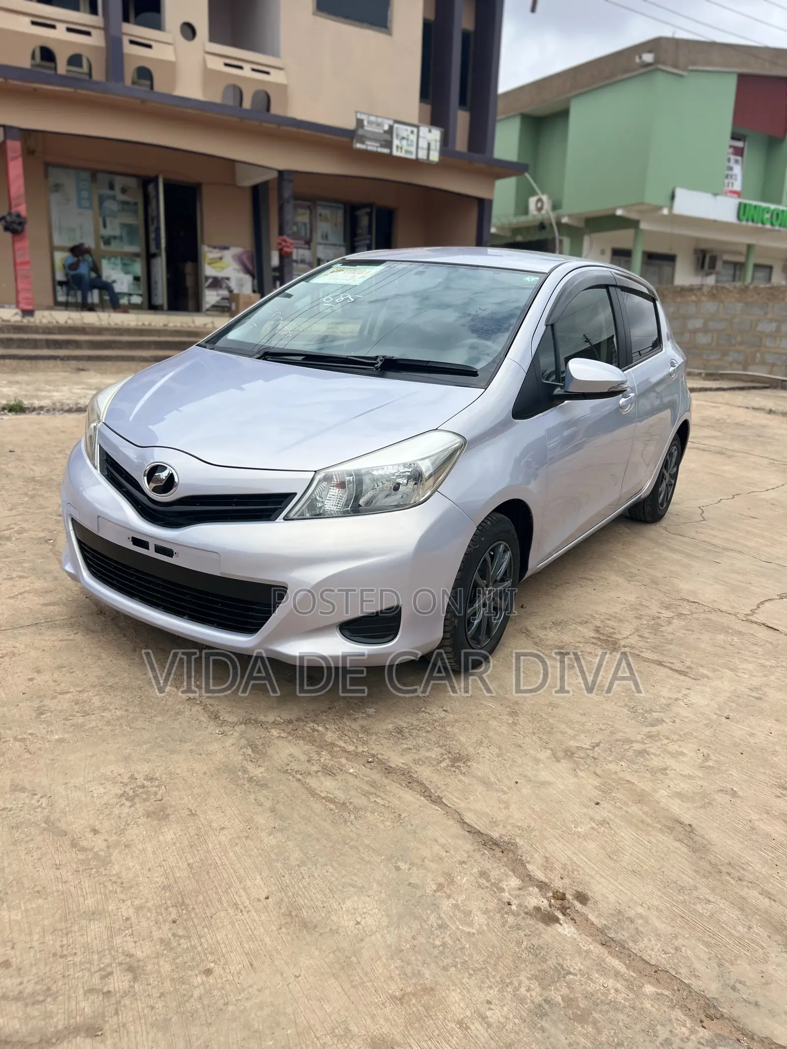 Toyota Vitz 1.3 AWD 5dr 2013 Silver