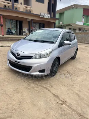 Toyota Vitz 1.3 AWD 5dr 2013 Silver