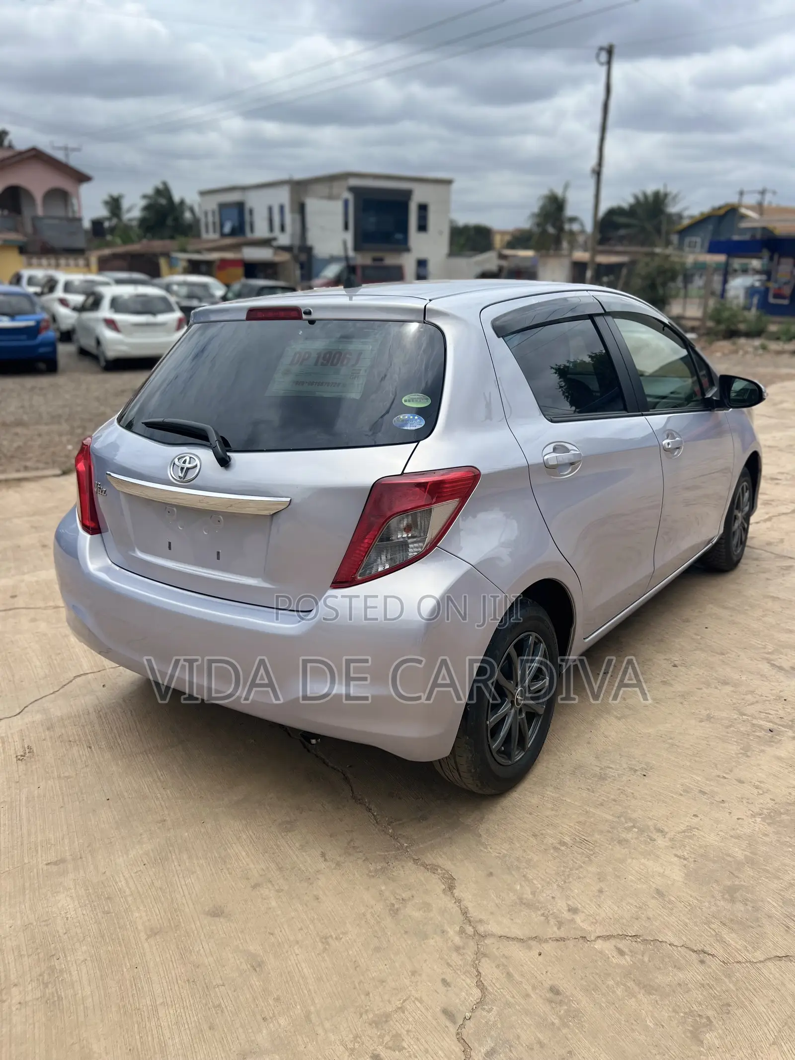 Toyota Vitz 1.3 AWD 5dr 2013 Silver