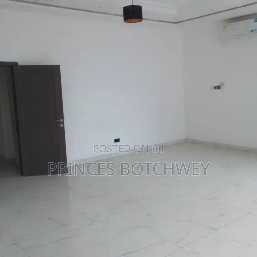 2bdrm Apartment in Achimota, Overhead for rent