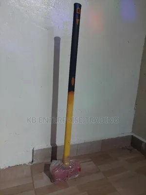 Heavy-Duty Sledgehammer With Ergonomic Grip