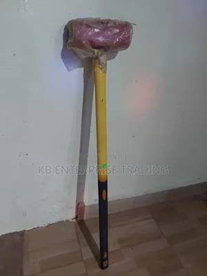 Heavy-Duty Sledgehammer With Ergonomic Grip
